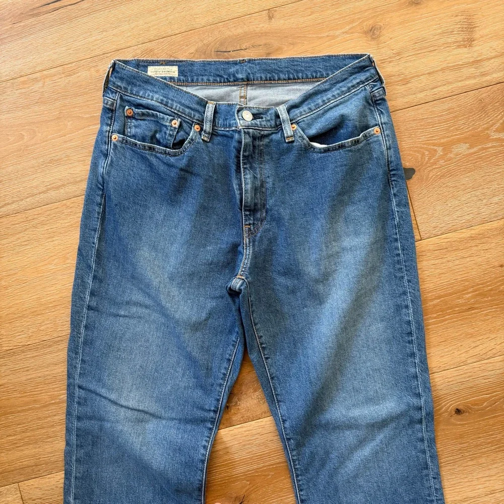 Levis Premium 541 Athletic Taper Jeans Mens 32x32 Big E Medium Wash Blue Denim